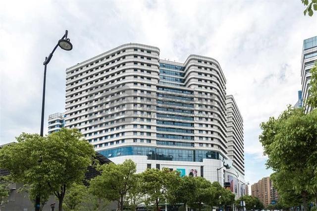 新天地华盛达时代中心：开发商自持，双地铁口精装写字楼