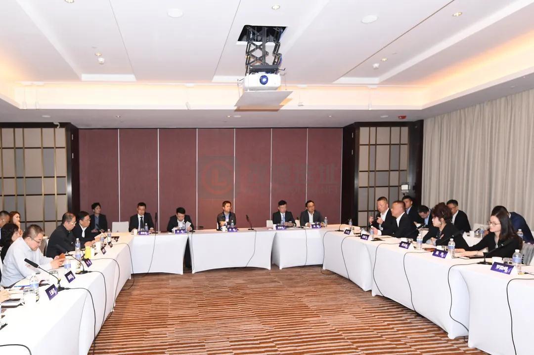 为企业投资兴业提供广阔舞台和发展空间︱杨浦区资本市场研讨会举行