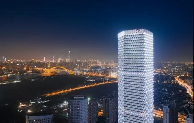 亚厦幕墙锻造魔都“龙鳞”地标，强势斩获年度幕墙工程奖