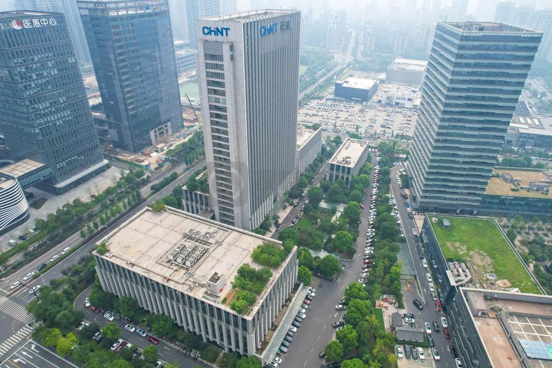 灵活租赁优选：正泰大厦最小1个工位起租，最大整层近5000㎡