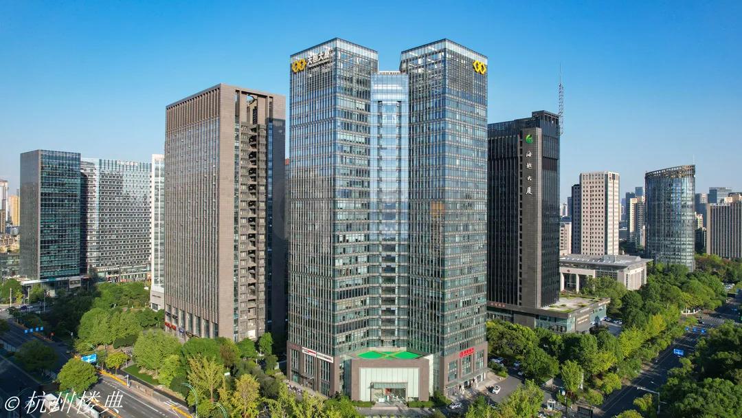 滨江区政府商圈天恒大厦出电梯厅即可观钱塘江大潮的写字楼