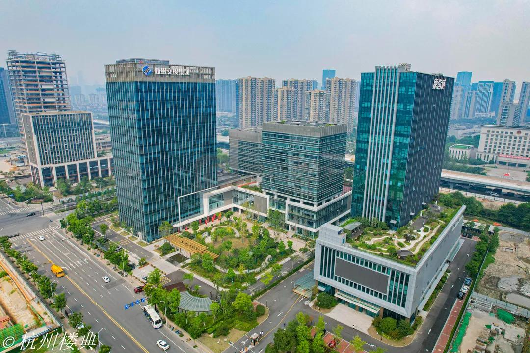 滨江区物联网街康奋威大厦滨江区车位配比NO：1的写字楼