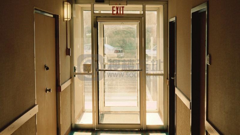 建筑设计问题，五层行政办公楼需不需要设置电梯？