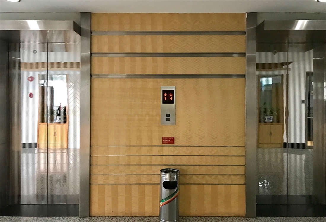 锦荣商务楼电梯