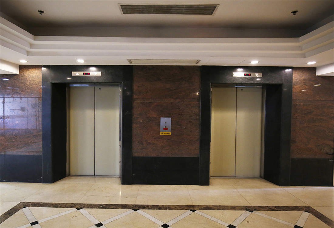电梯