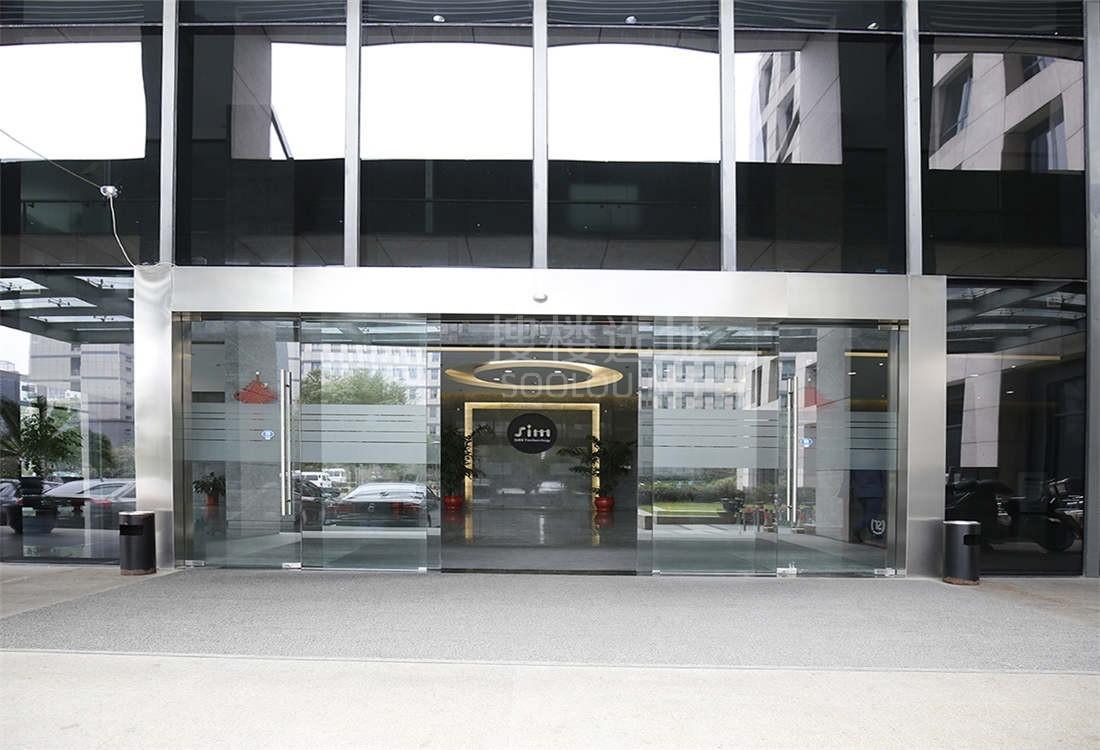 晨讯科技大楼大门