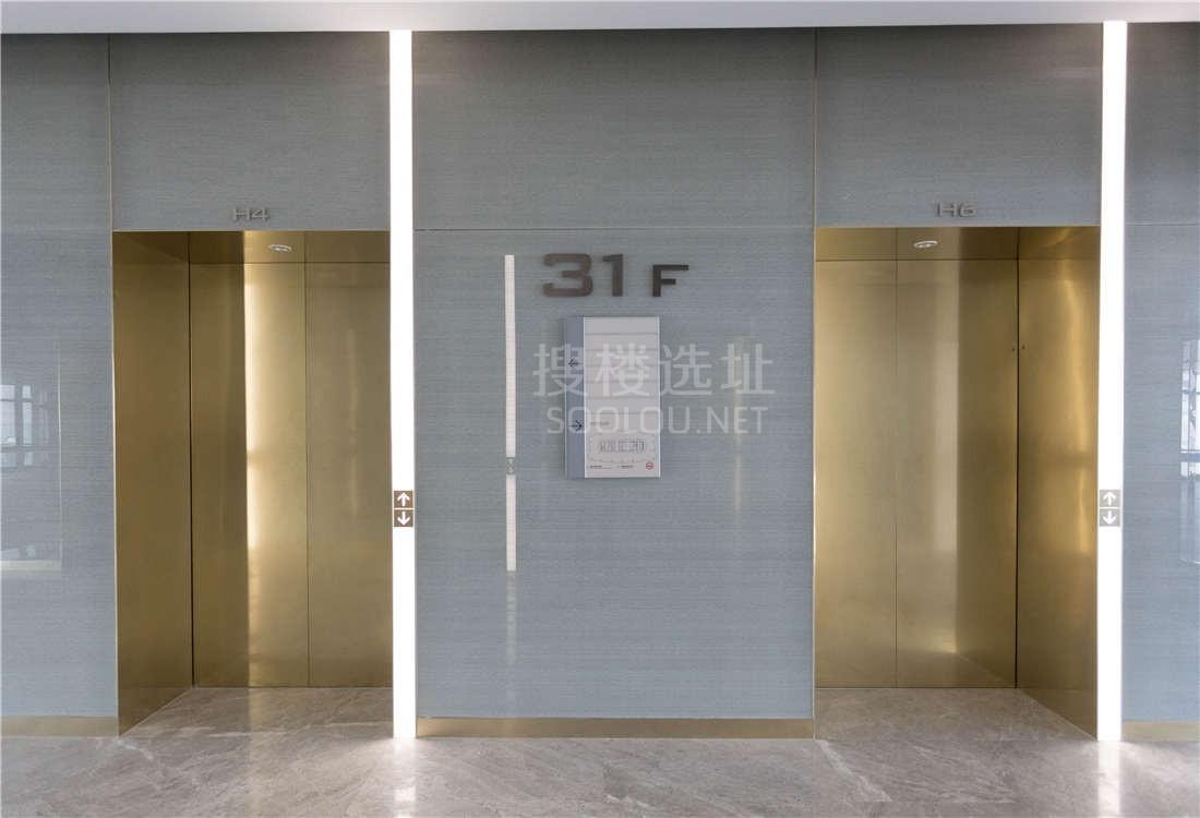 浦江国际金融广场电梯间