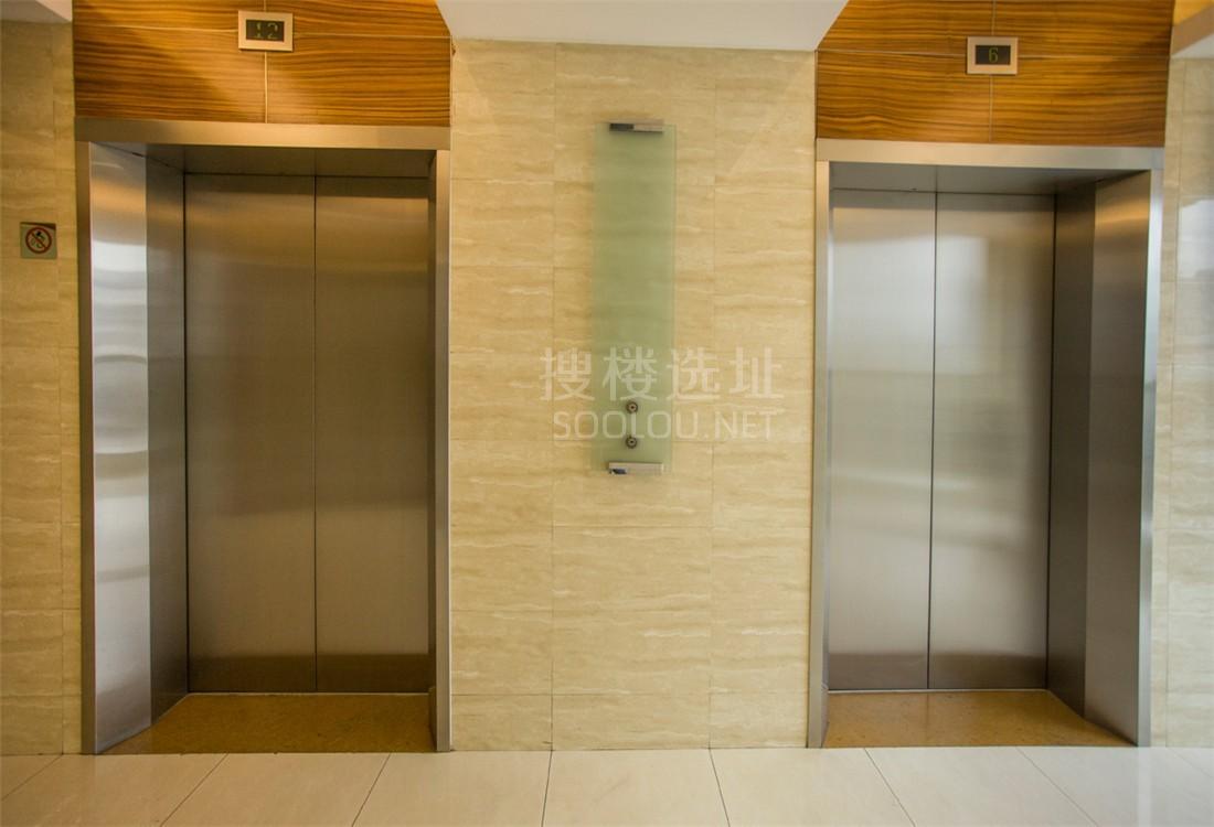 大宁国际商业广场（静徕坊）电梯间