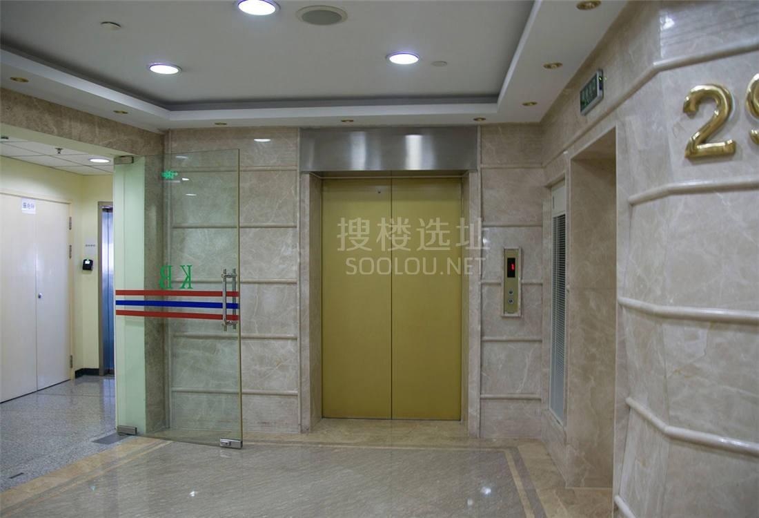 现代广场电梯间