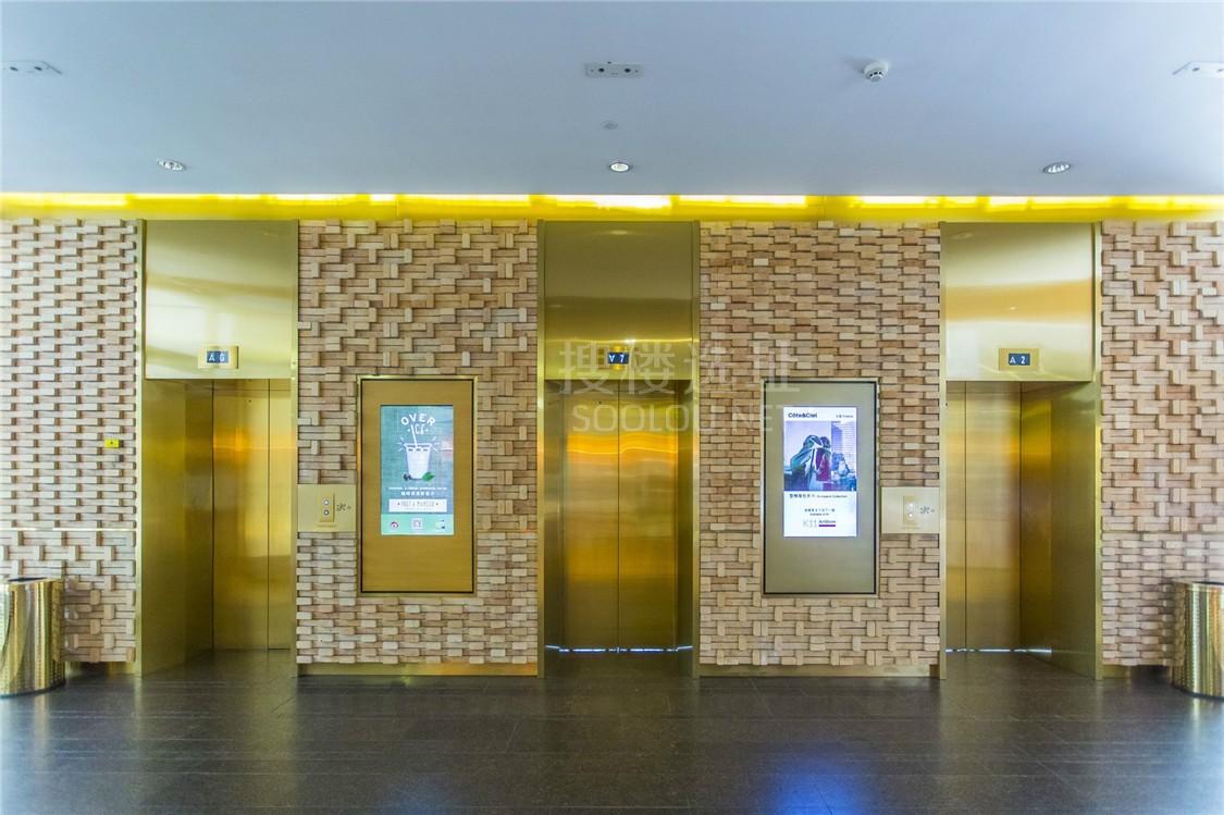 香港新世界大厦(K11)电梯间
