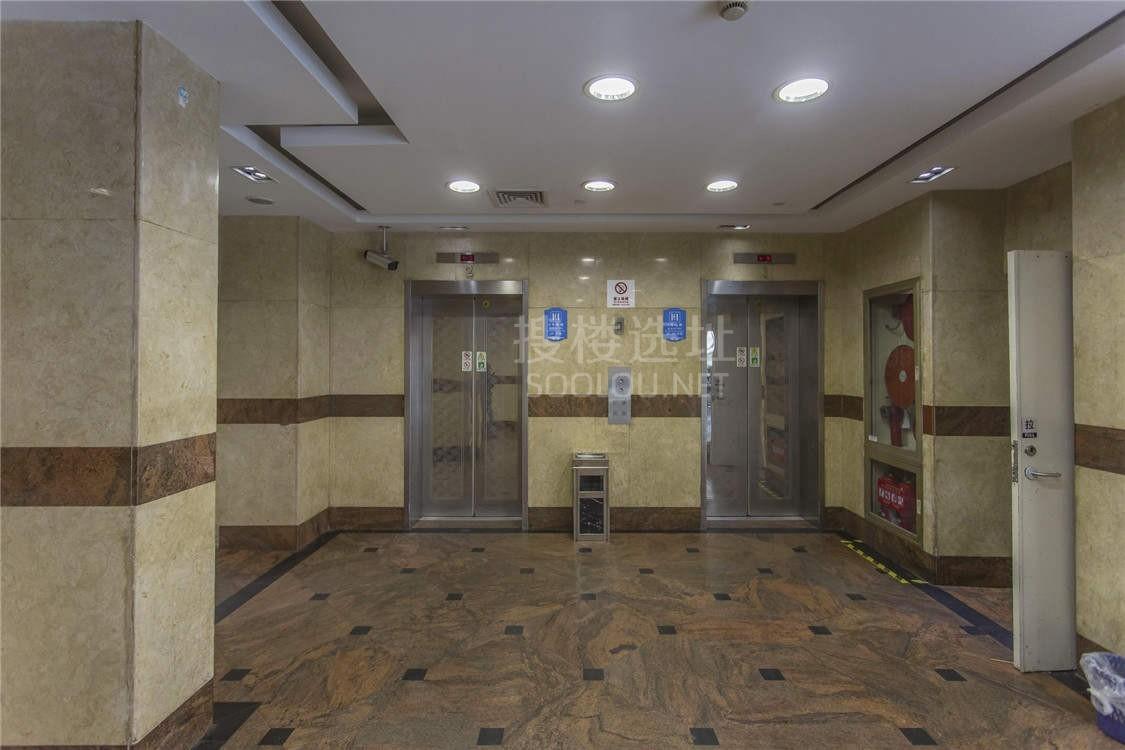 上海文化商厦电梯间