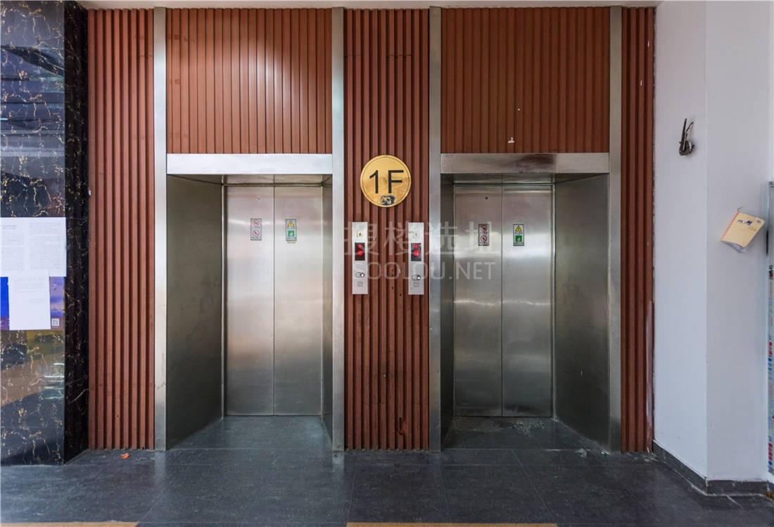 博济上海智汇园电梯