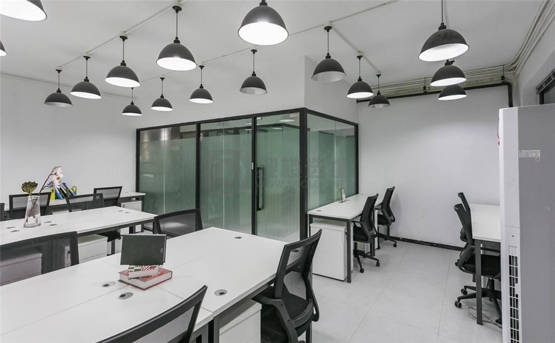 易事达商务中心(嘉发大厦)