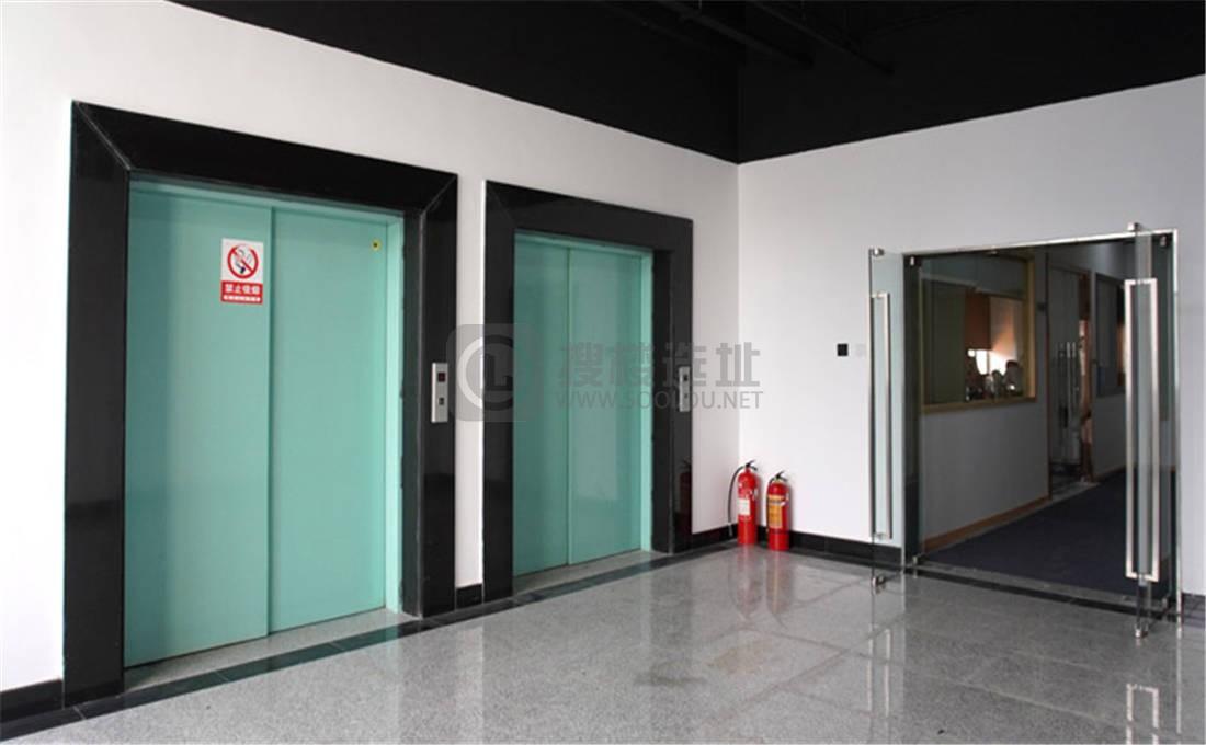 上海多礼米创业孵化基地电梯间