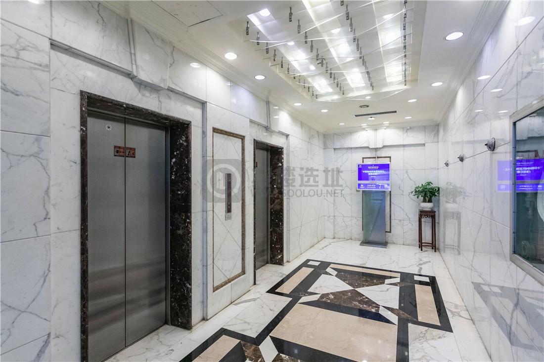 杭州国际假日酒店商务楼电梯间