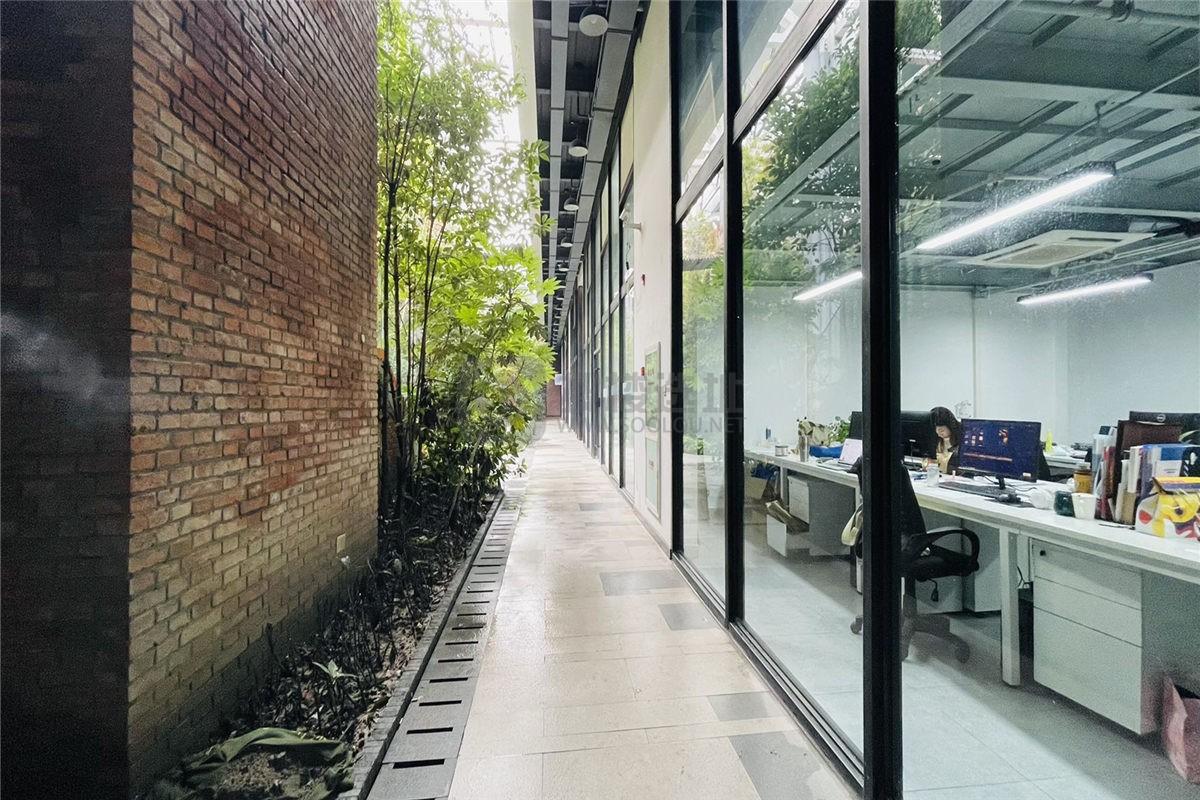 芳华德必运动LOFT