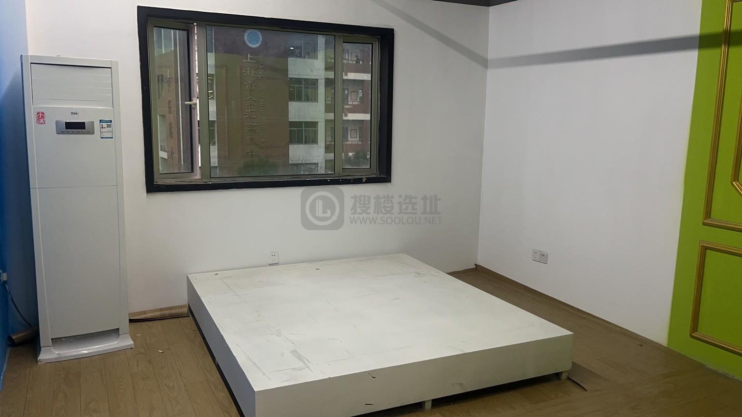 Young Square 1780 洋广场