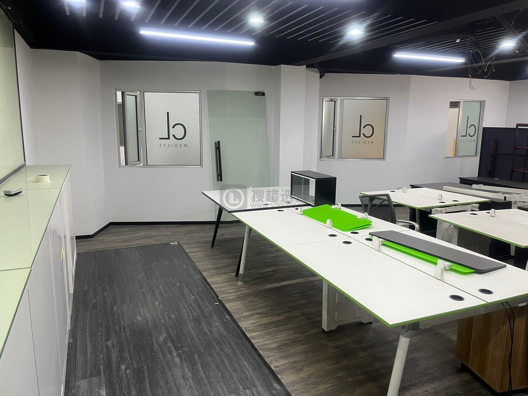 Young Square 1780 洋广场