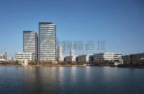 万源城开中心花园，最敞亮的办公大楼