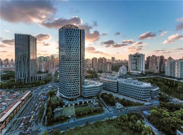 金融街（海伦）中心：虹口区标杆商务总部综合体
