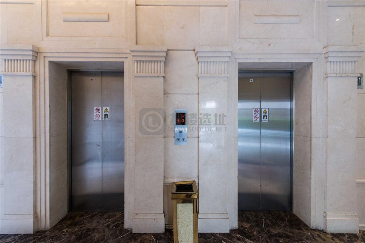 森本大厦电梯间