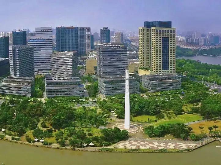 穿梭百年历史，一起来长风探寻这些老厂房的背后故事……