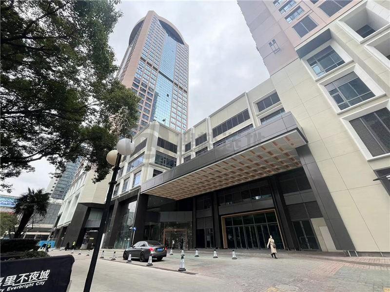 厂房带办公楼，办公楼是属于民用建筑还是公共建筑？