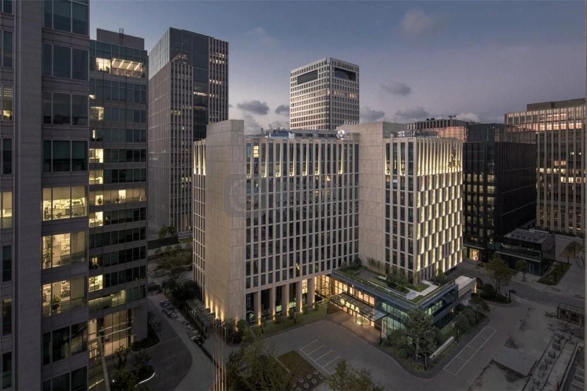 招商局上海中心：浦东新区博航路68号写字楼