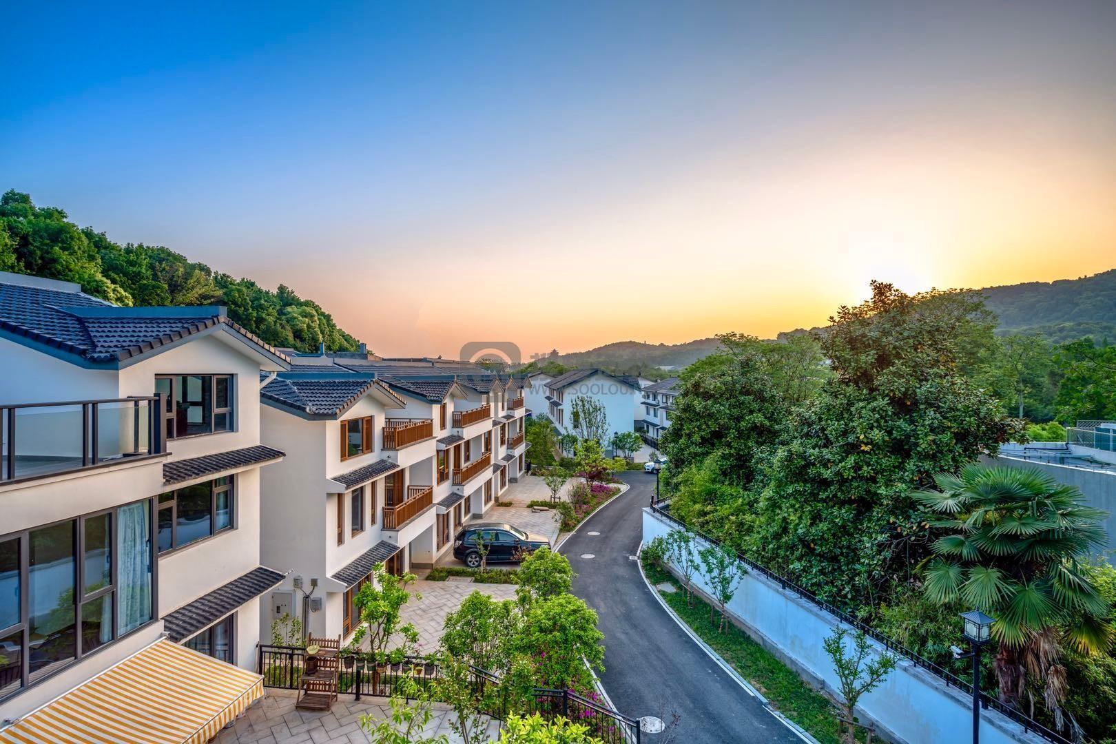 西湖一里（阔石板别墅）：西湖区西湖景区写字楼