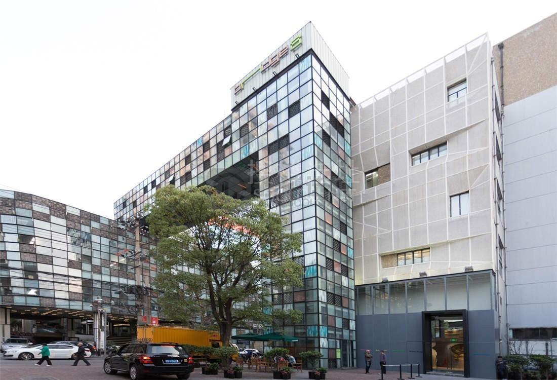 8号桥一期：黄浦区建国中路8号写字楼