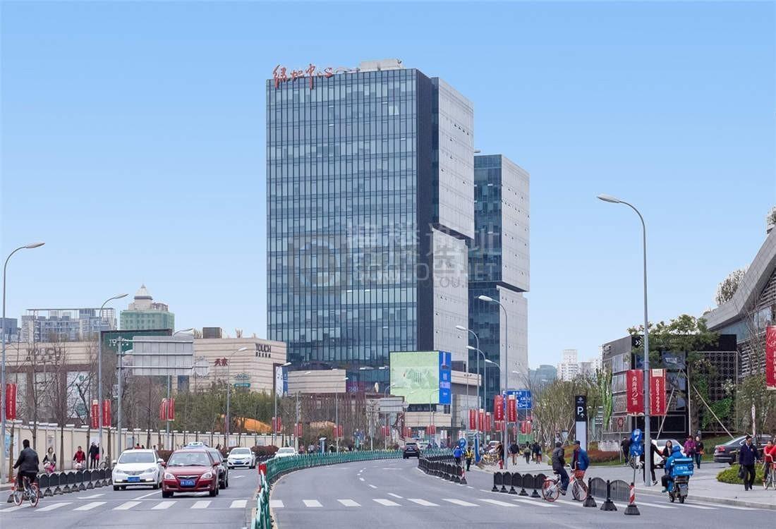 绿地海外滩中心：黄浦区龙华东路868写字楼