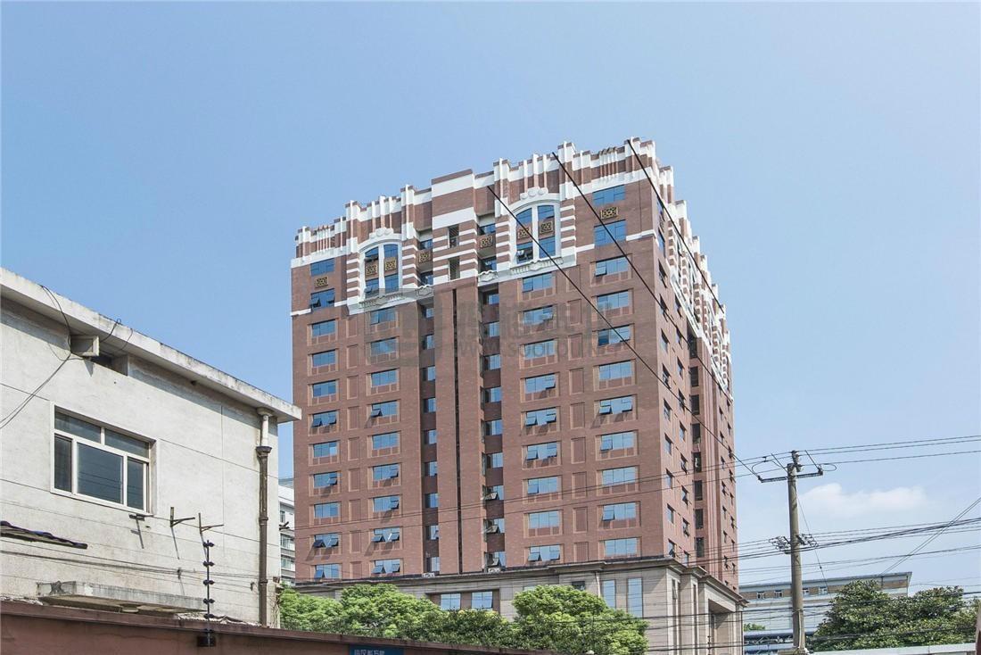 宏润大厦：徐汇区龙漕路200弄28号写字楼