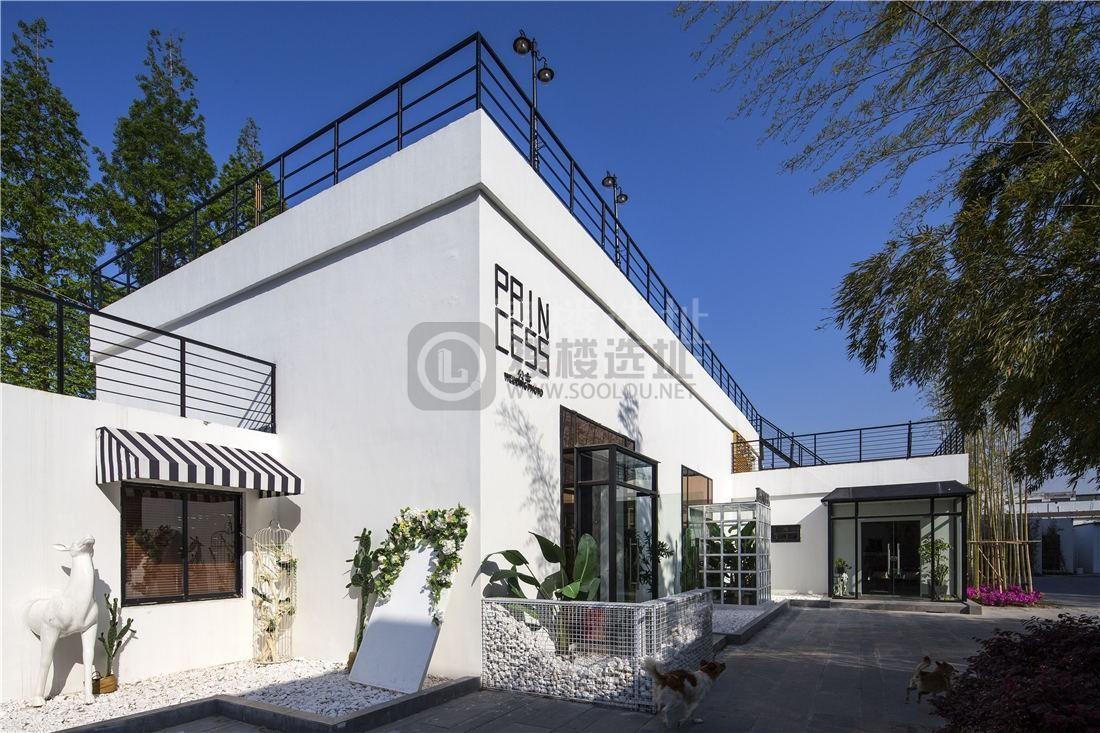 徐汇大树下创意园：徐汇区石龙路345弄28号写字楼