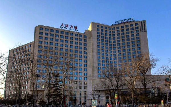 人济大厦：繁华商务区的国门地标