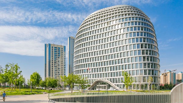 城奥大厦——独特外观，创意办公首选