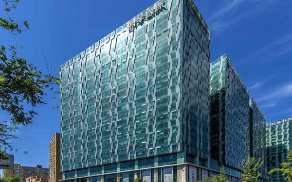 朗琴国际写字楼：商业地产新标杆