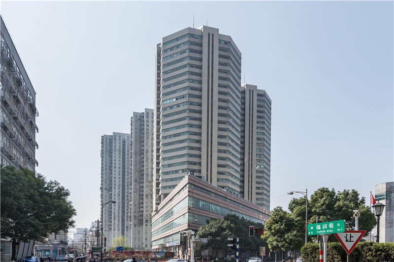 投资大厦：商业地产的明智选择