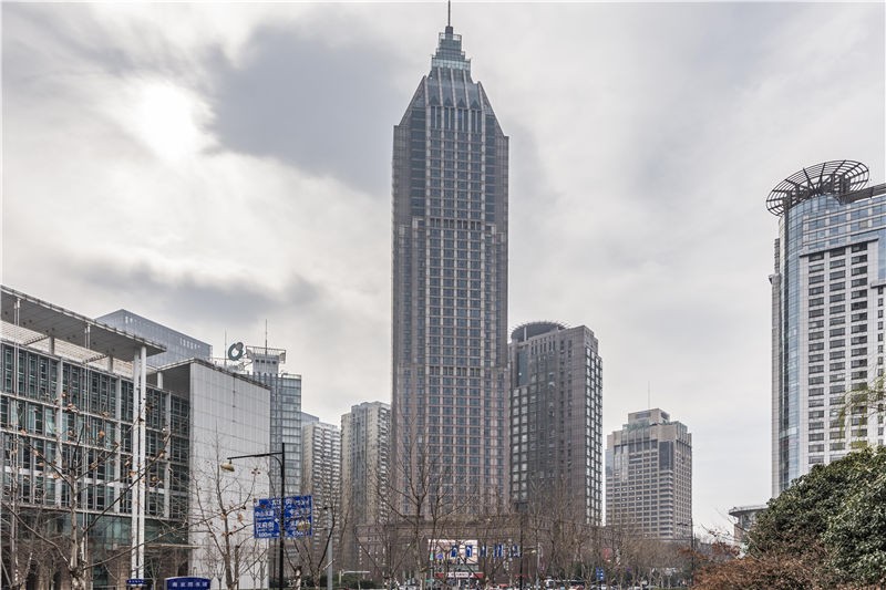 新世纪广场——中山东路上的优雅商务之巅