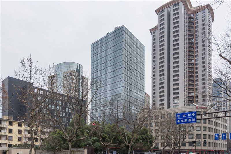 长江贸易大厦——新街口核心，多功能商务楼