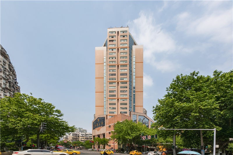 星汉大厦——繁华商圈的现代化商务枢纽