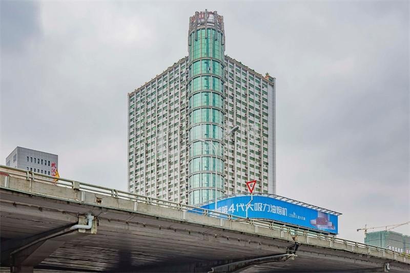 中山广场：商业地产的璀璨明珠