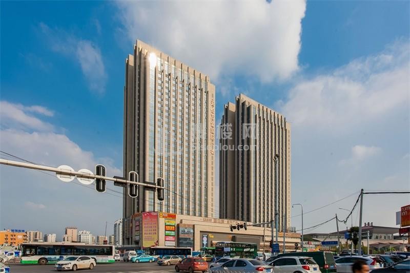 万金国际广场：商业地产的璀璨明珠