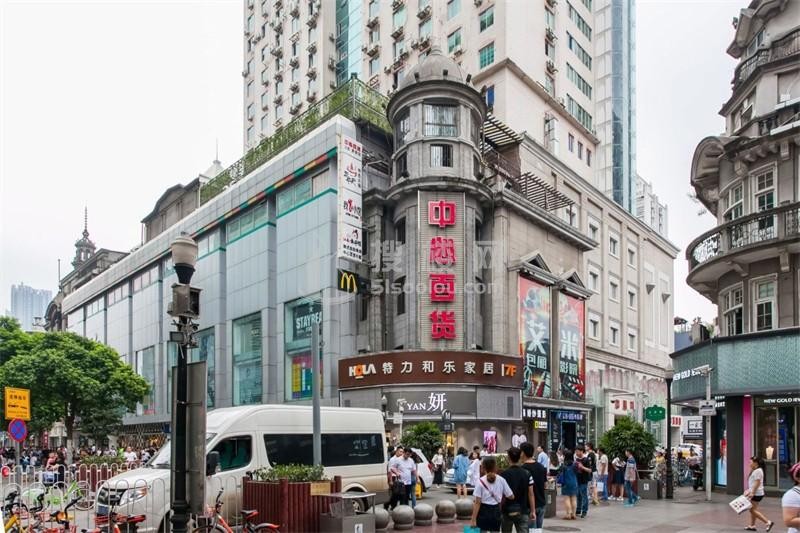 中百商厦：江汉路商圈的璀璨明珠