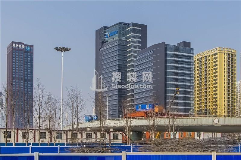 中冶南方大厦：繁华之上的优雅商脉