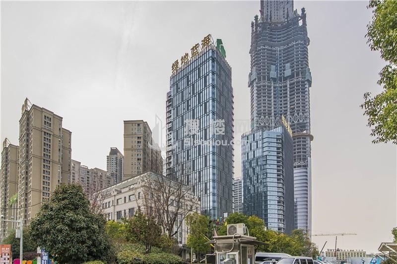 绿地蓝海，武汉滨江商务核心的璀璨明珠！