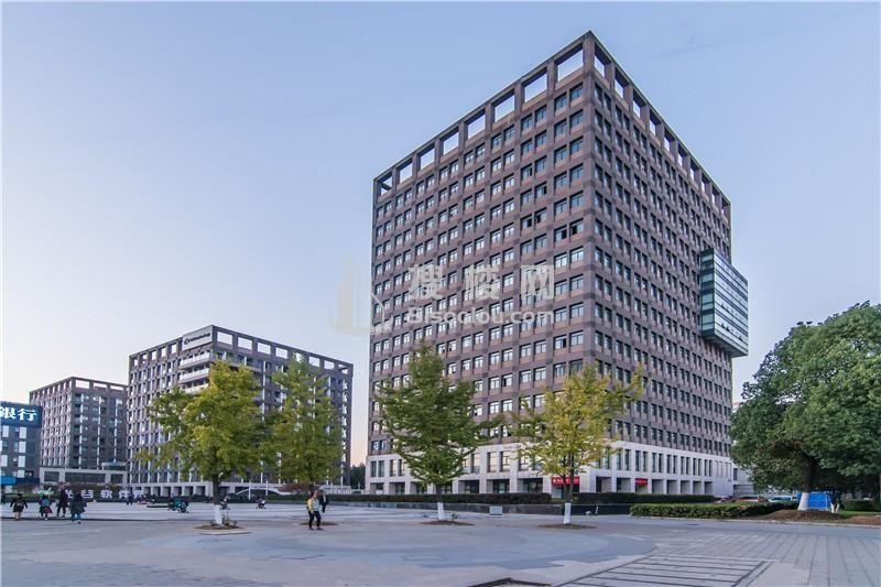 光谷软件园：低密度高绿化软件产业基地