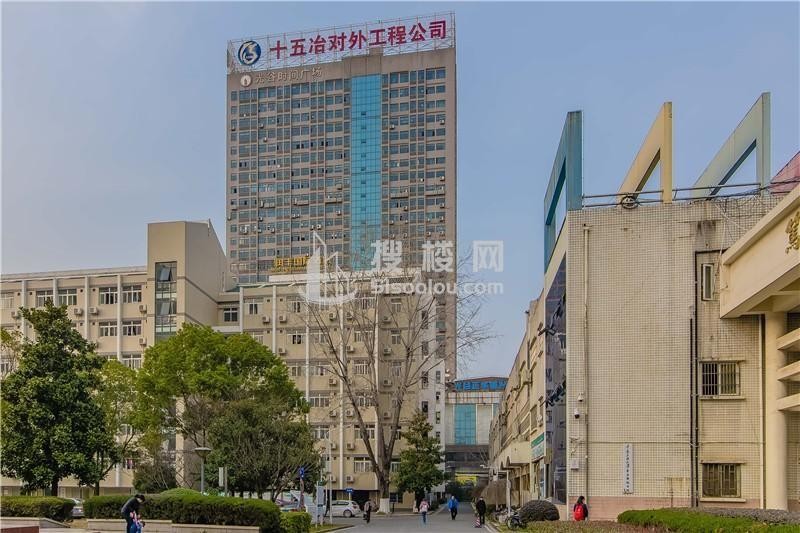 光谷时间广场：民族大道上的璀璨光影之城