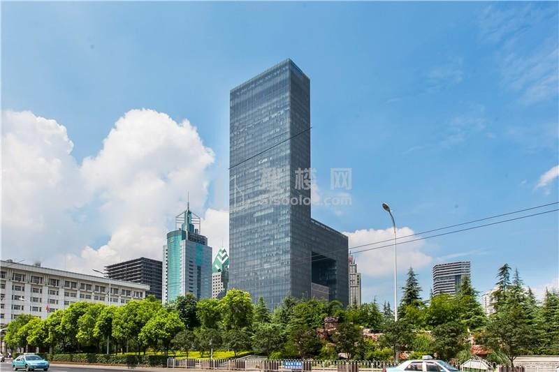 武汉保利广场：优质商业地产，优越投资机会