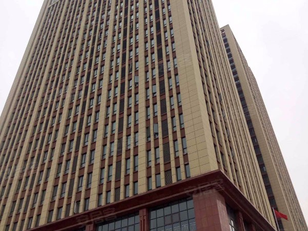 【学府鑫苑】繁华街道口的精致商住两用房，地铁口520米，适合大中型公司