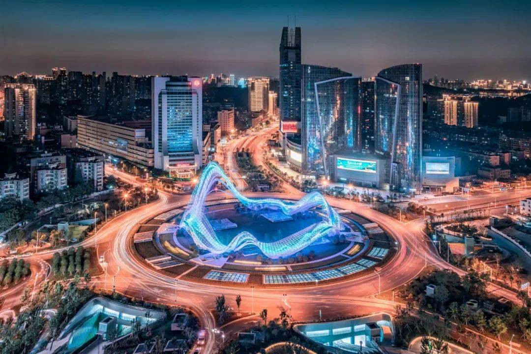 光谷新发展国际中心，洪山核心商务区的璀璨明珠！